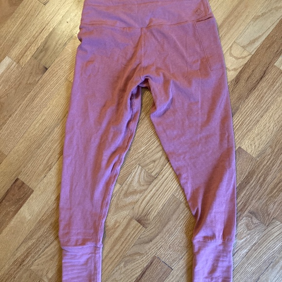 W's Task Studio 7/8 Rib Leggings - Picture 4 of 5